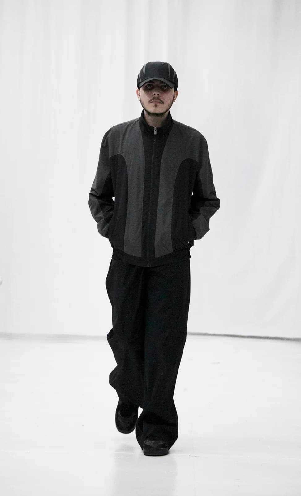 model wearing look 09 from the iseder spring/summer 2022 runway collection