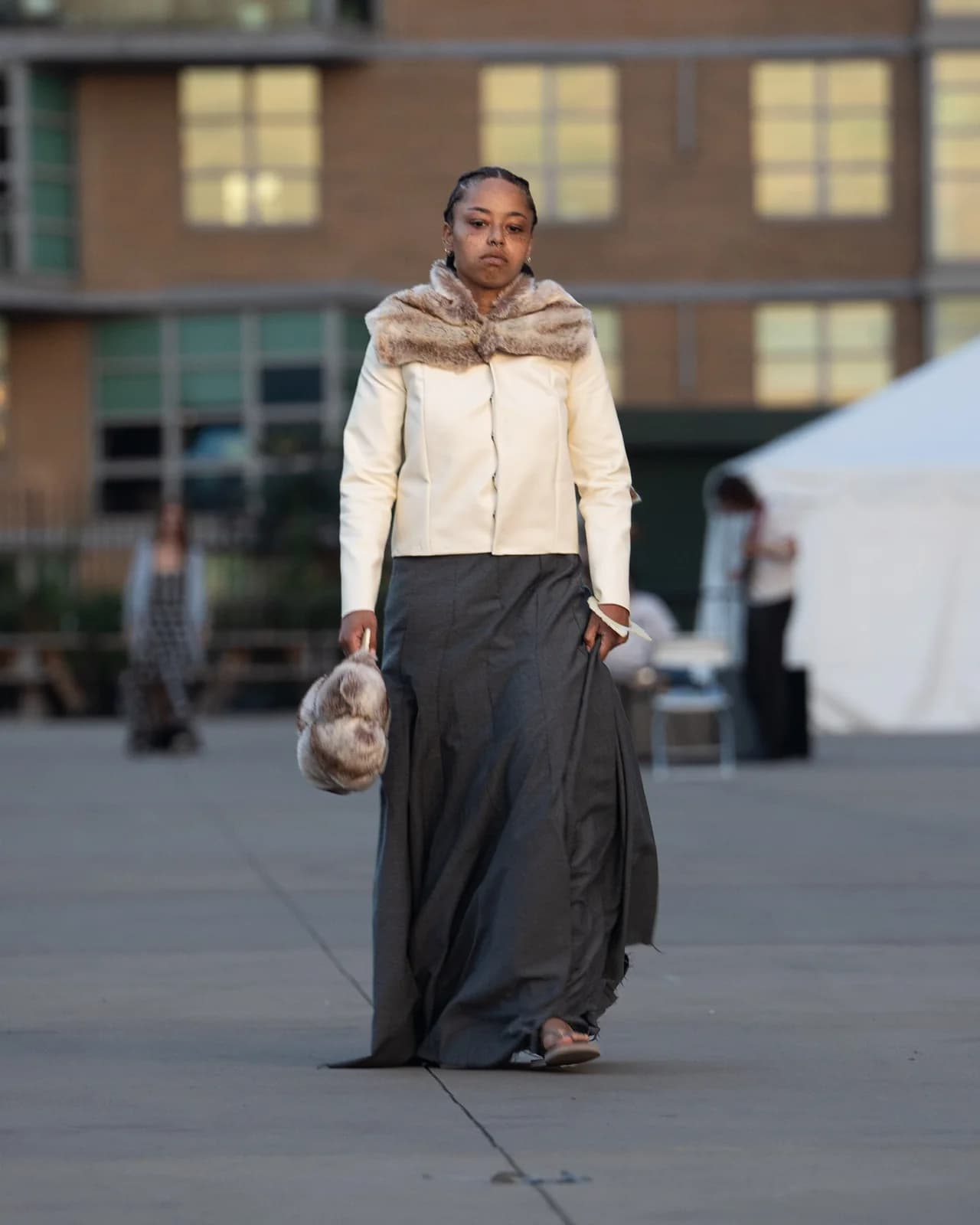 model wearing look 14 from the iseder spring/summer 2023 runway collection