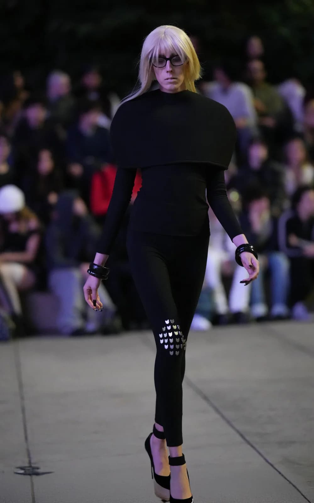 model wearing look 12 from the iseder spring/summer 2024 runway collection