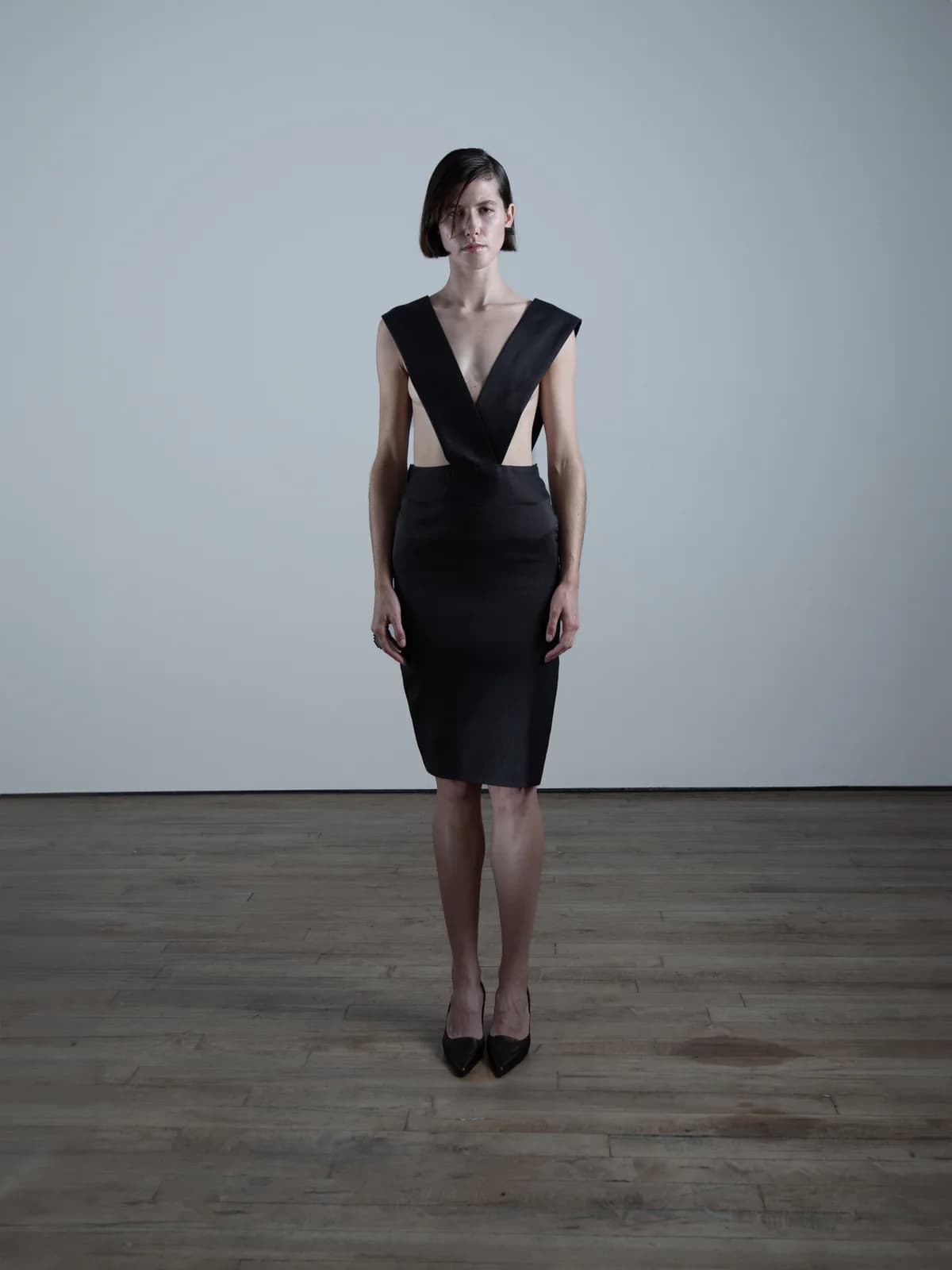 model wearing look 09 from the iseder spring/summer 2025 runway collection