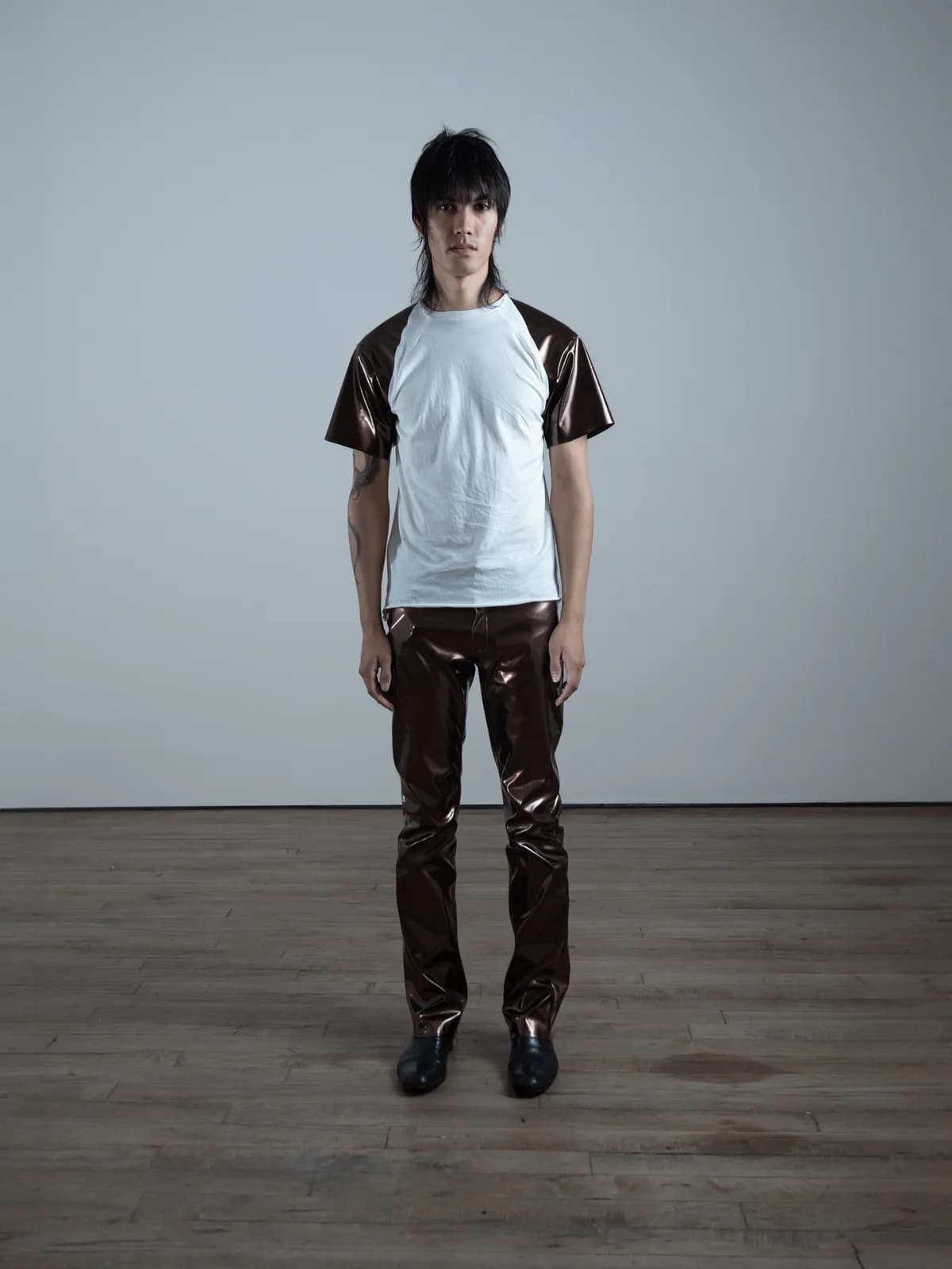 model wearing look 13 from the iseder spring/summer 2025 runway collection