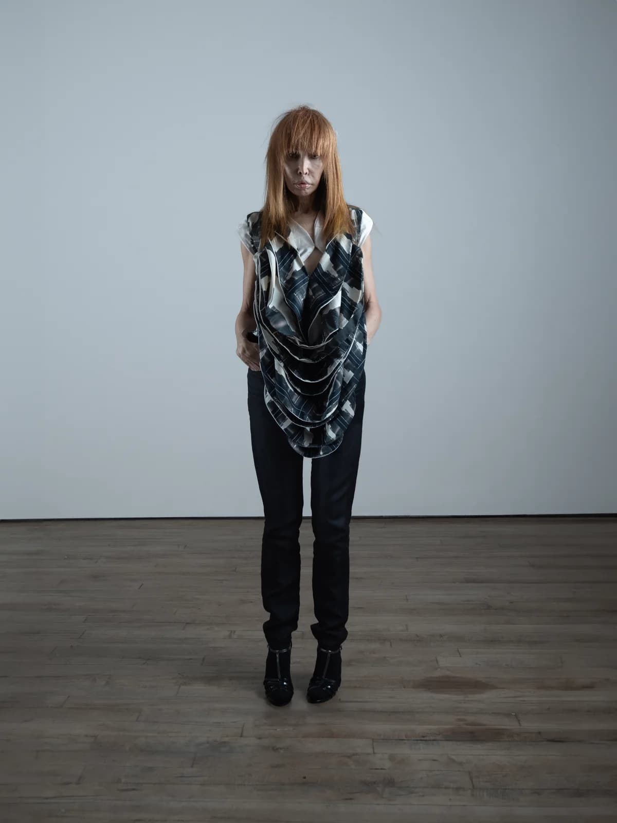 model wearing look 14 from the iseder spring/summer 2025 runway collection